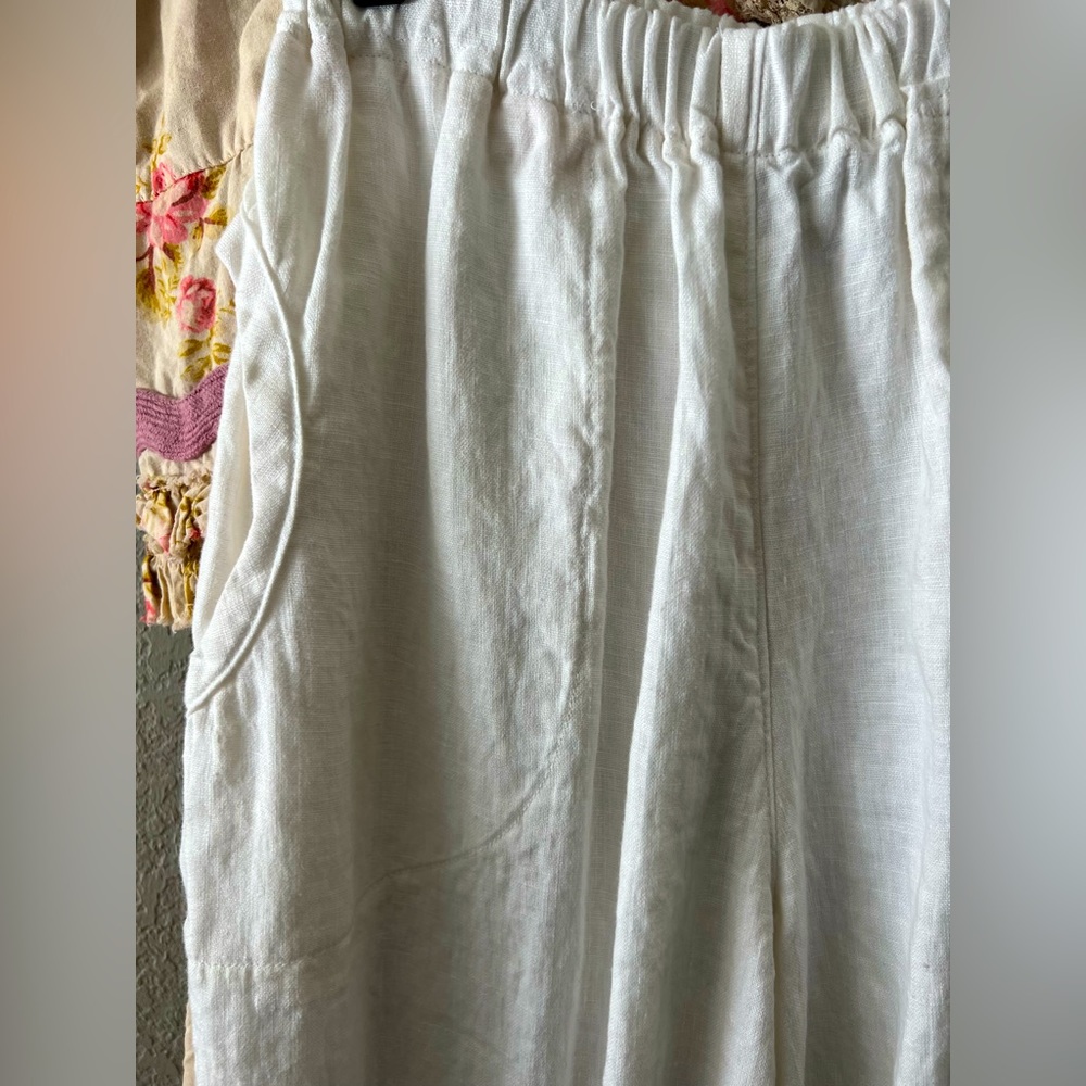 Linen White Ruffled Cropped Pants - Picture 5 of 9